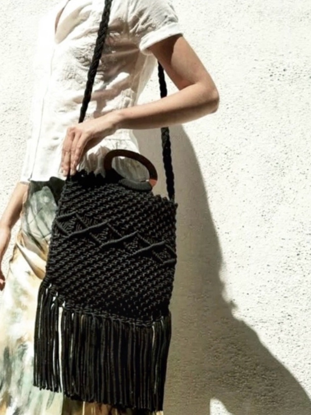 NWT Danielle Nicole Black Crochet Macrame Handbag Purse Wooden Handle NEW